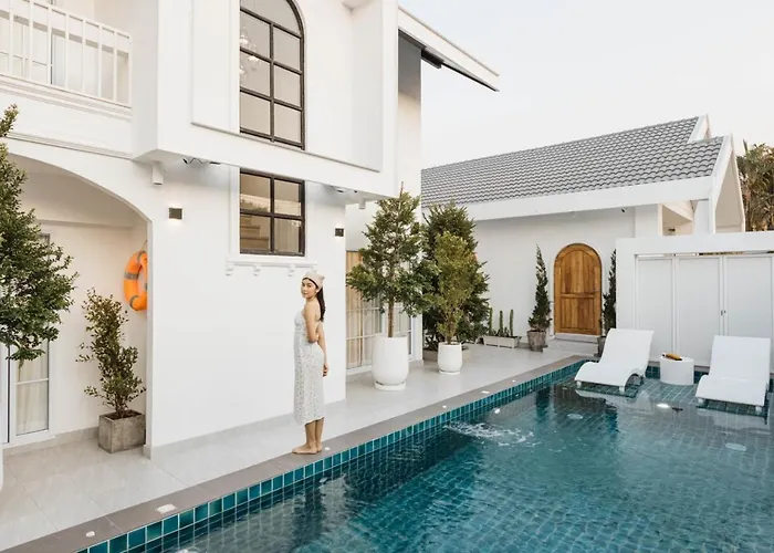 Zenzen Pool Villa