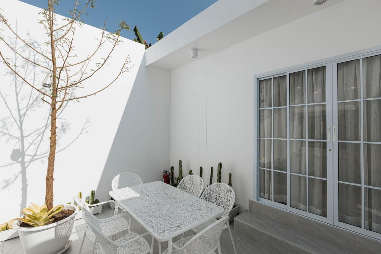 Zenzen Pool Villa *