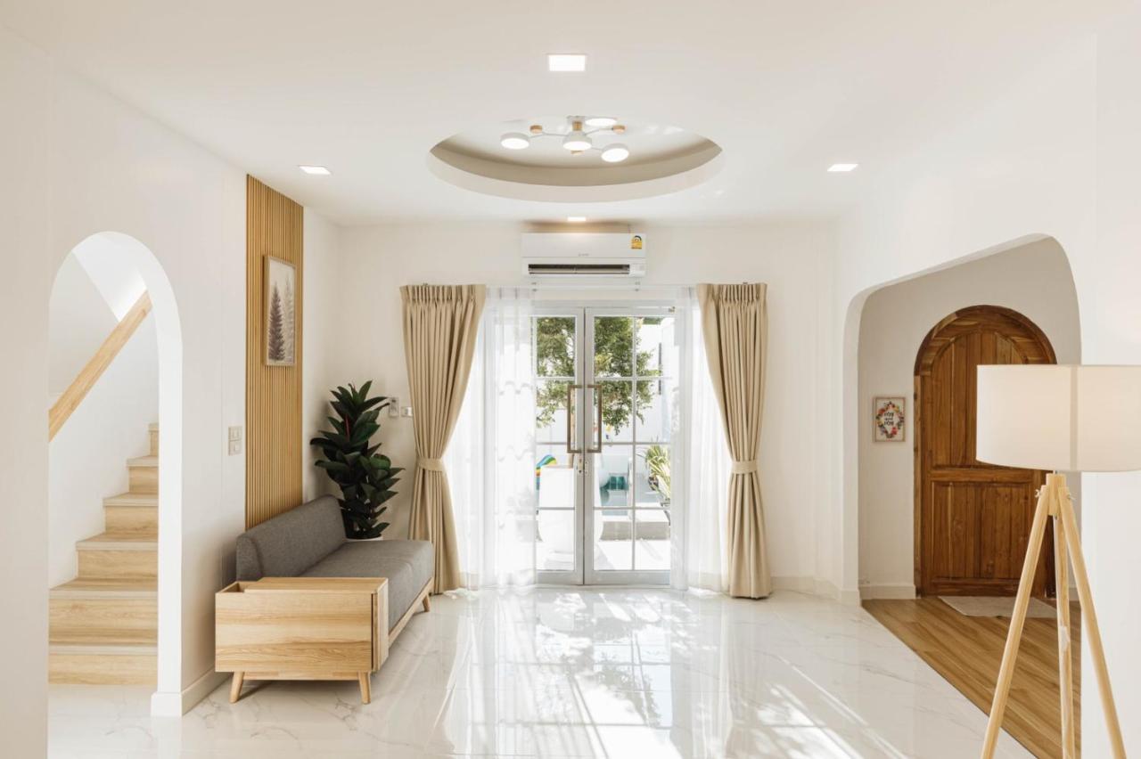 Zenzen Pool Villa *